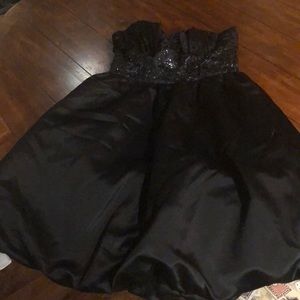Betset Johnson Black Formal Dress Size 8